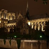 35katedra Notre Dame w nocy